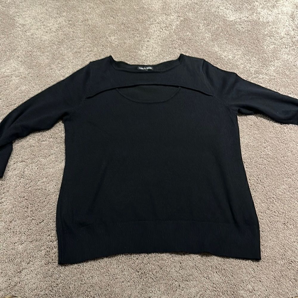 Cute black lightweight sweater size medium! Cut out front!